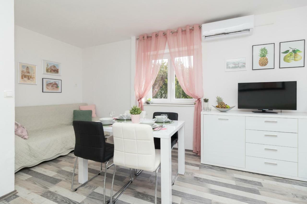 Apartman Roko Petrčane Exterior foto
