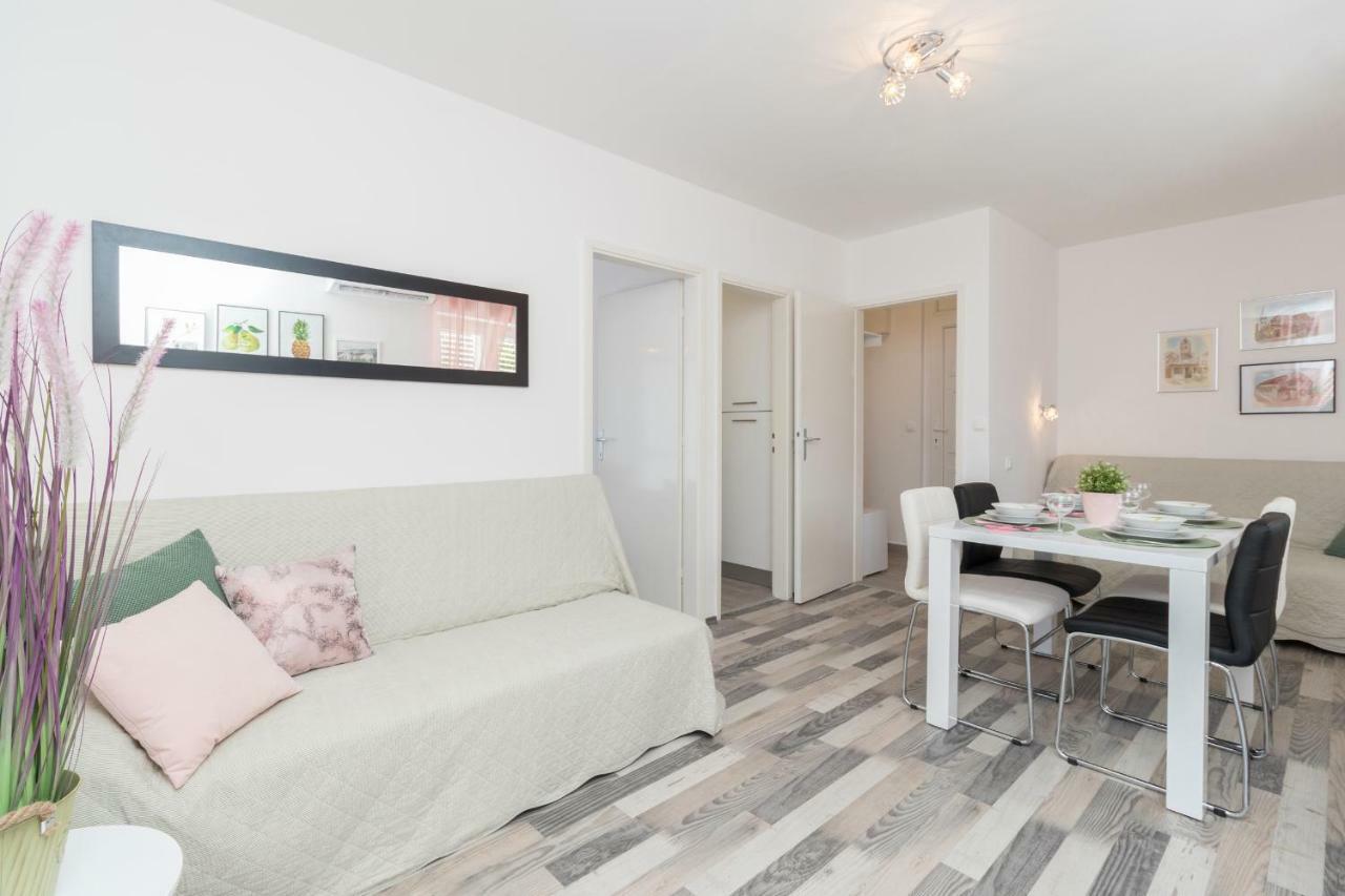 Apartman Roko Petrčane Exterior foto