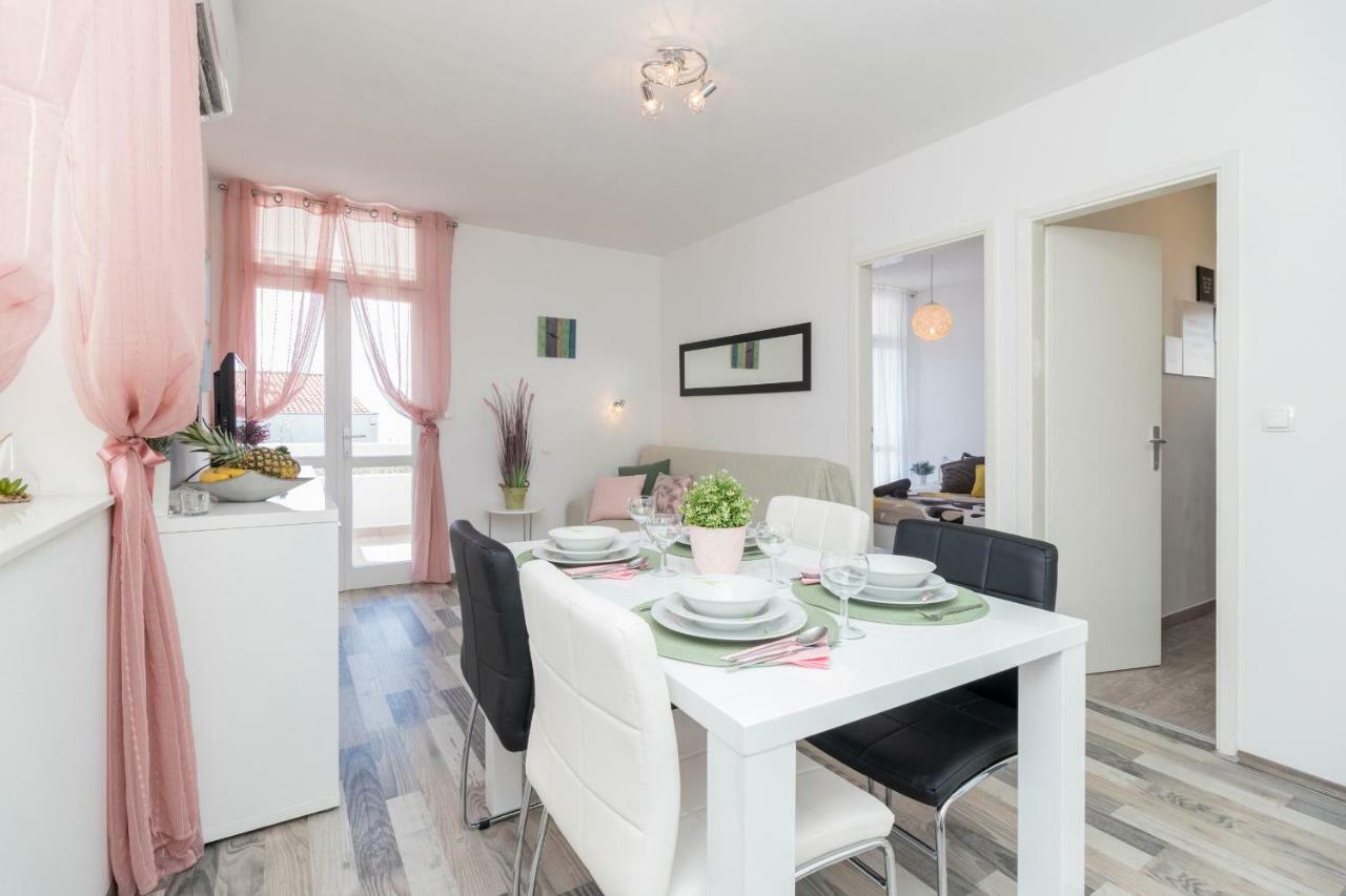 Apartman Roko Petrčane Exterior foto